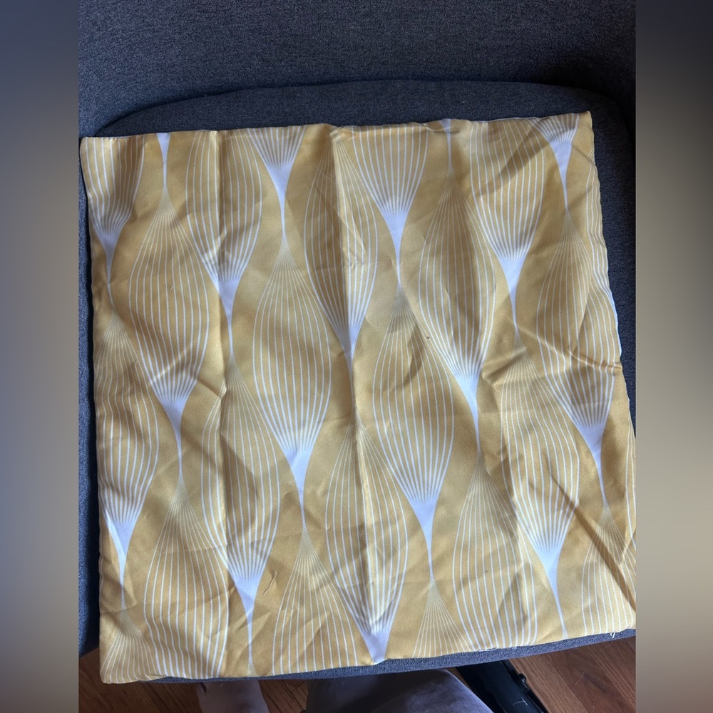 Set a four pillow covers